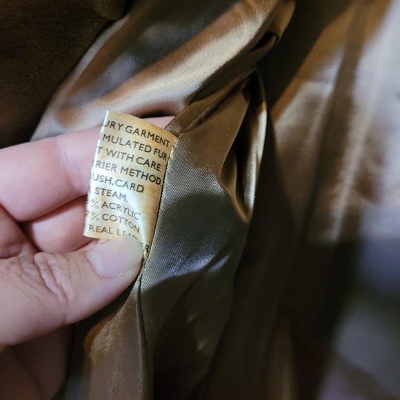 Vintage Luxury leather and faux fur jacket. Women's medium - Picture 4 of 10